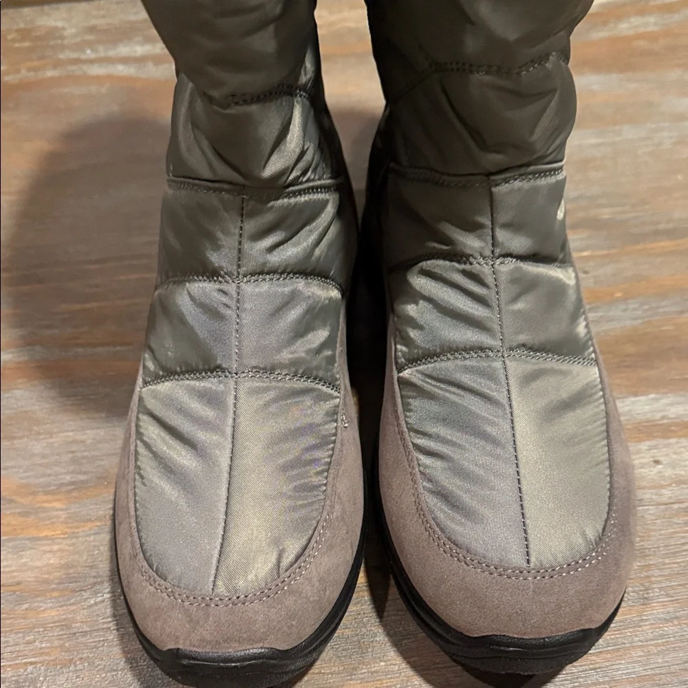 Easy Street Cuddle Easy Dry Waterproof Boots Grey/Taupe‎ Size 10 NIB